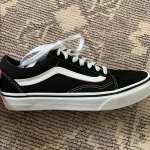 WOMEN’S VANS SIZE 7